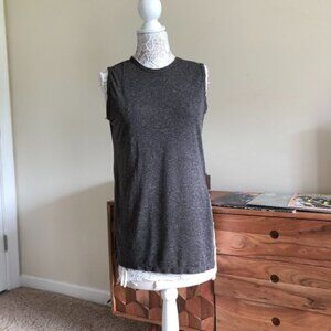 Gray sleeveless muscle tee